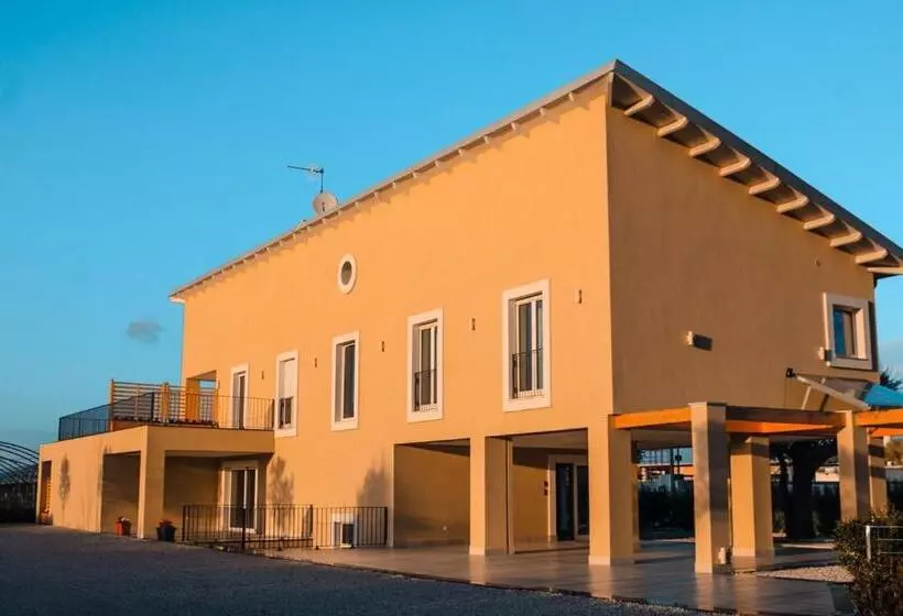 Hotelli Ro Agrimaison