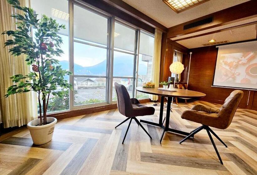 בית מלון כפרי Yufuin Monday 湯布院マンデー