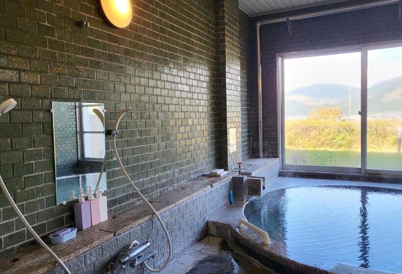 בית מלון כפרי Yufuin Monday 湯布院マンデー