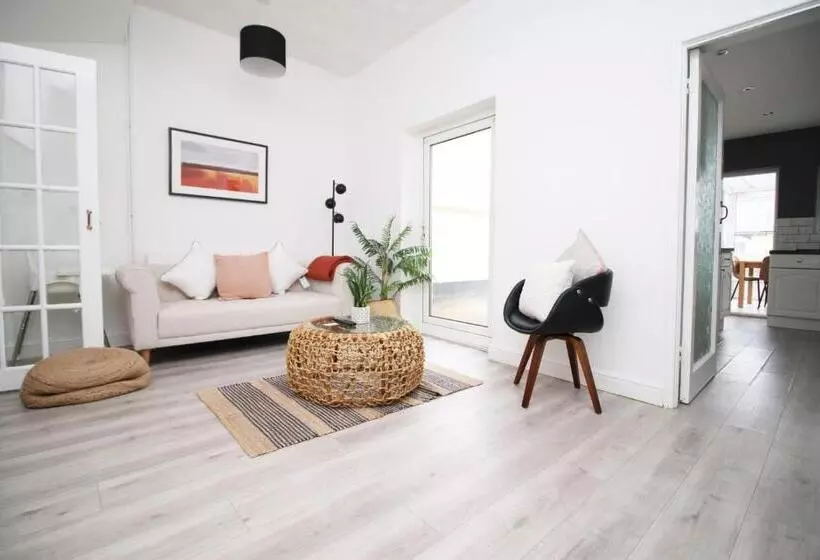 پانسیون Garden | Parking | 4br