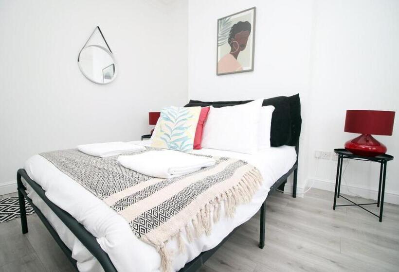 پانسیون Garden | Parking | 4br