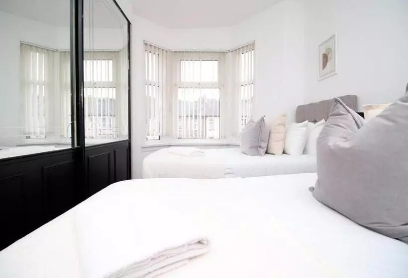 پانسیون Garden | Parking | 4br