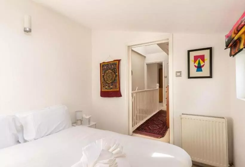 پانسیون Guestready   A Bohemian Home In Bath