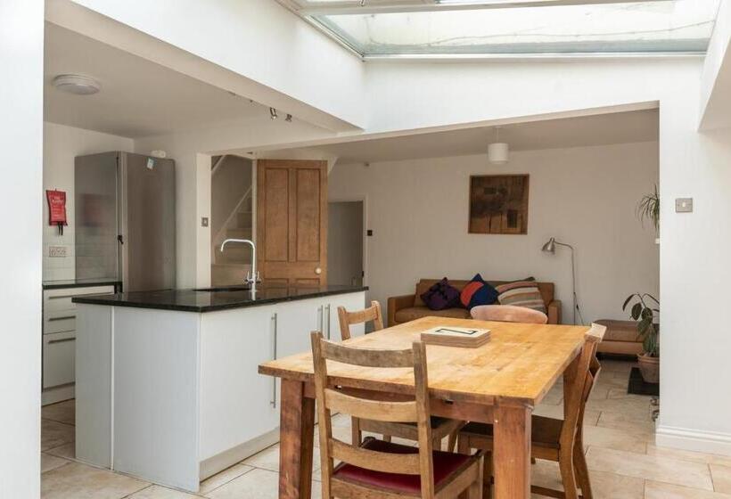 بنسيون Guestready A Bohemian Home In Bath