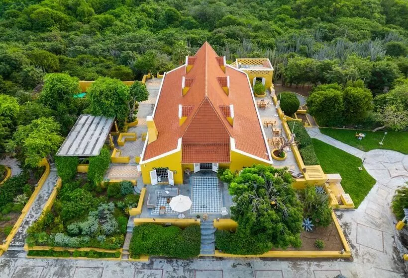 تختخواب و صبحانه Plantation Jan Thiel Lodge