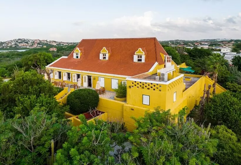 تختخواب و صبحانه Plantation Jan Thiel Lodge