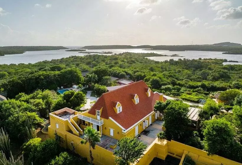 تختخواب و صبحانه Plantation Jan Thiel Lodge