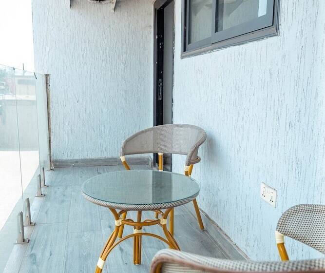 7 Brothers Apartments