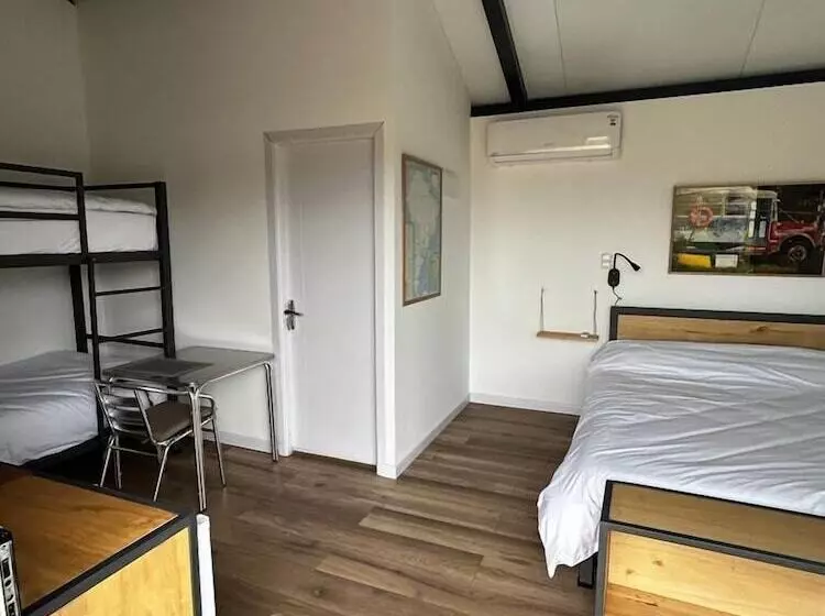 Aamiaismajoitus (B&B) Hoxhohl Travel Lodge