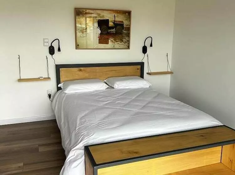 Aamiaismajoitus (B&B) Hoxhohl Travel Lodge
