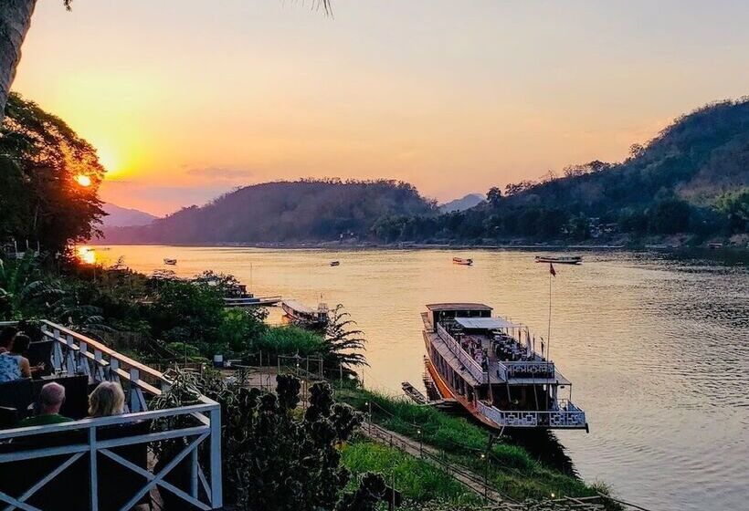 تختخواب و صبحانه Villa Alounsavath Mekong Riverside