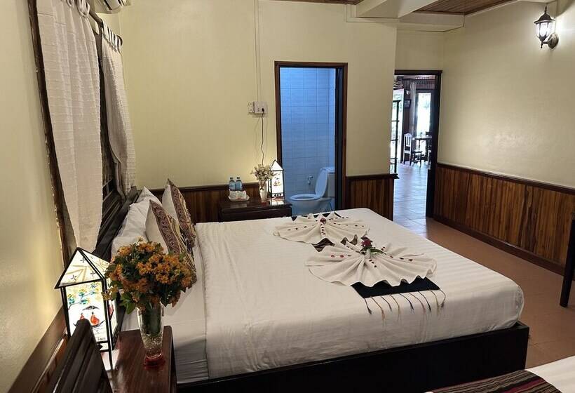 تختخواب و صبحانه Villa Alounsavath Mekong Riverside