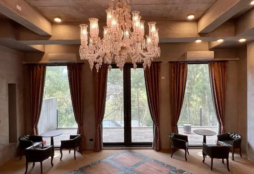 تختخواب و صبحانه Zephyr Homestay