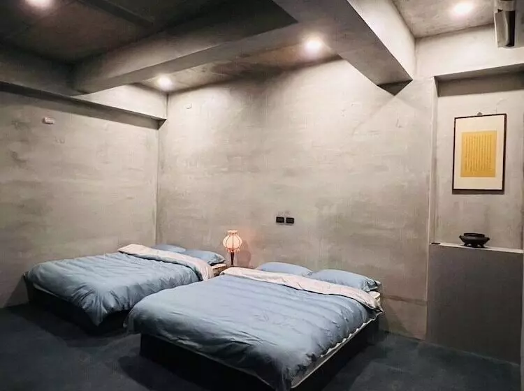 تختخواب و صبحانه Zephyr Homestay