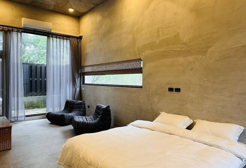 تختخواب و صبحانه Zephyr Homestay