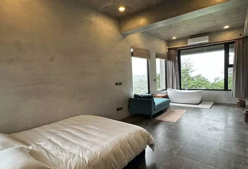 تختخواب و صبحانه Zephyr Homestay