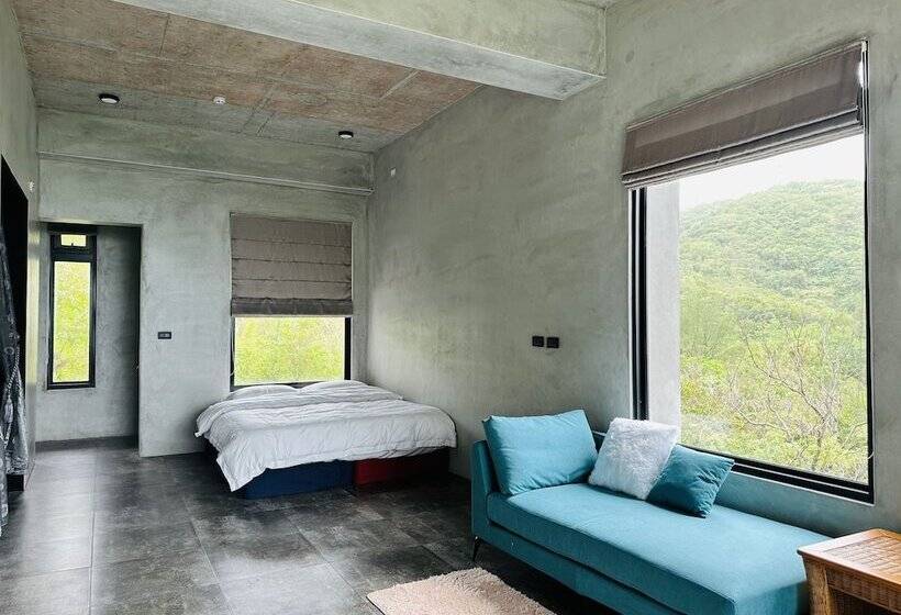 تختخواب و صبحانه Zephyr Homestay