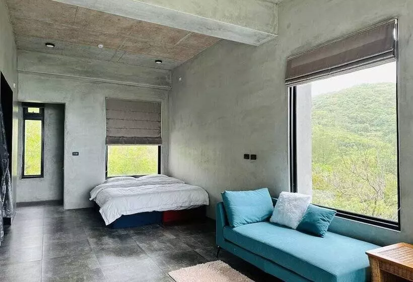 تختخواب و صبحانه Zephyr Homestay