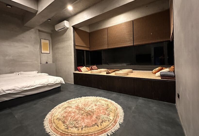 تختخواب و صبحانه Zephyr Homestay