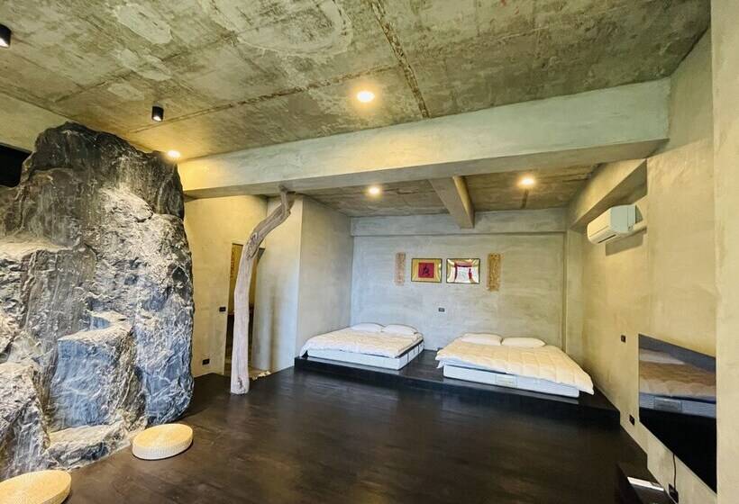 تختخواب و صبحانه Zephyr Homestay