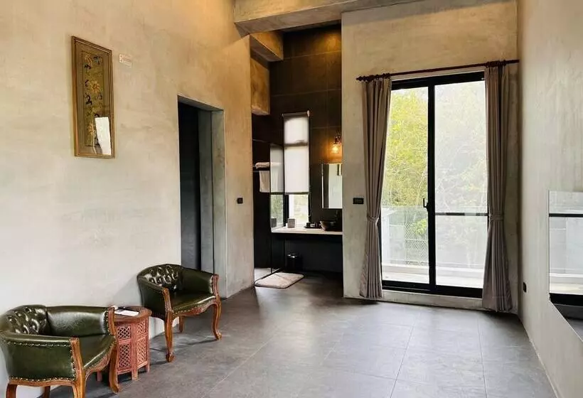 تختخواب و صبحانه Zephyr Homestay
