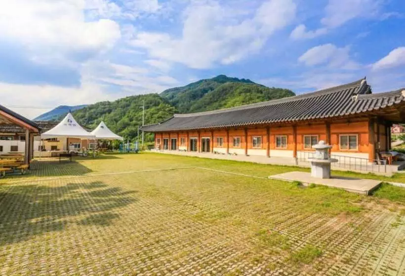 Danyang Hail Handmi Hanok Pension