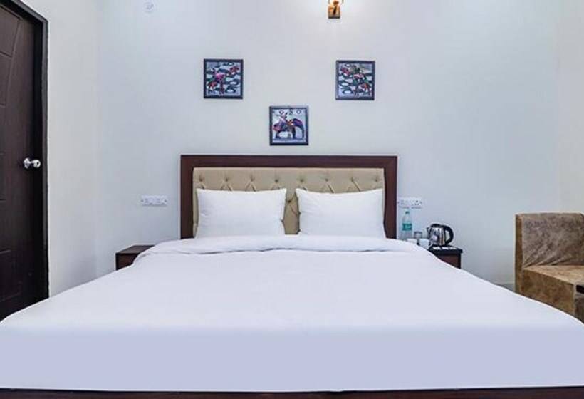 Fabhotel Maira Heights