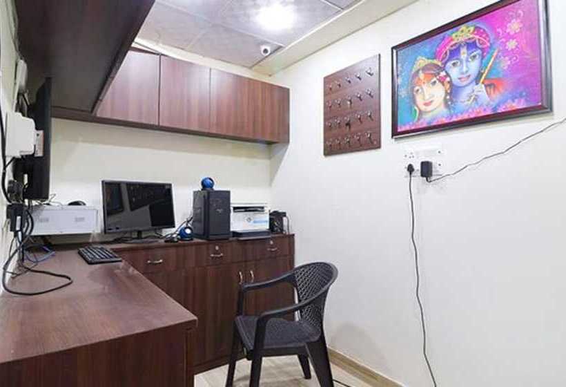 Fabhotel Maira Heights