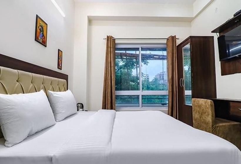 Fabhotel Maira Heights