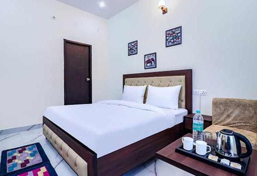 Fabhotel Maira Heights