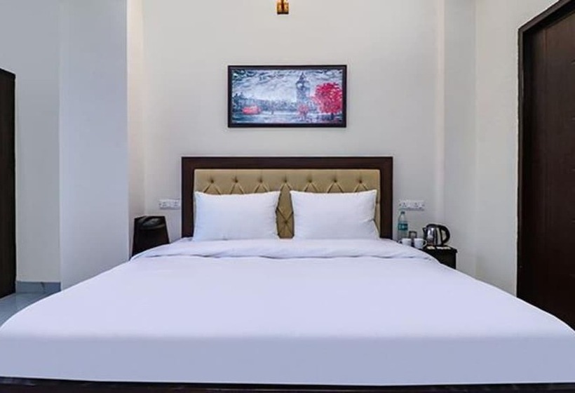 Fabhotel Maira Heights