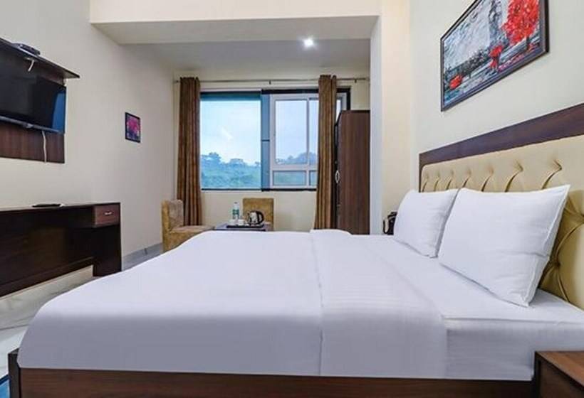 Fabhotel Maira Heights