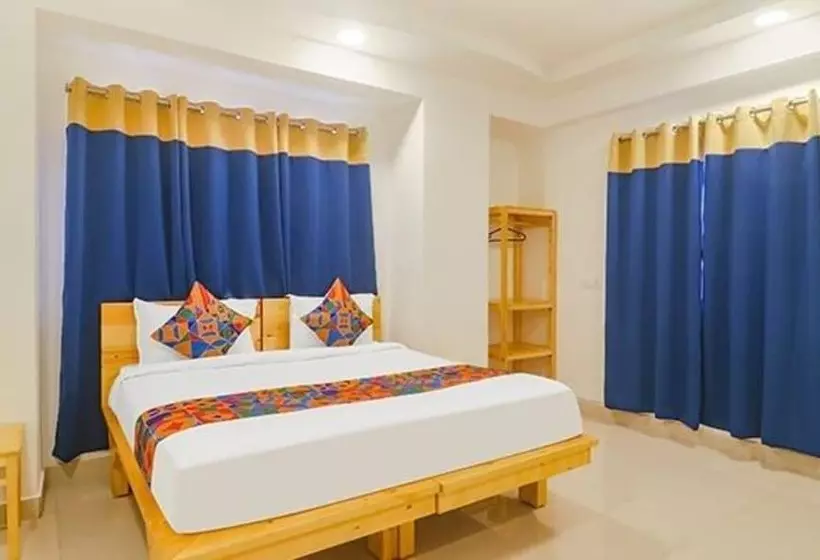 Fabhotel Green Leaf