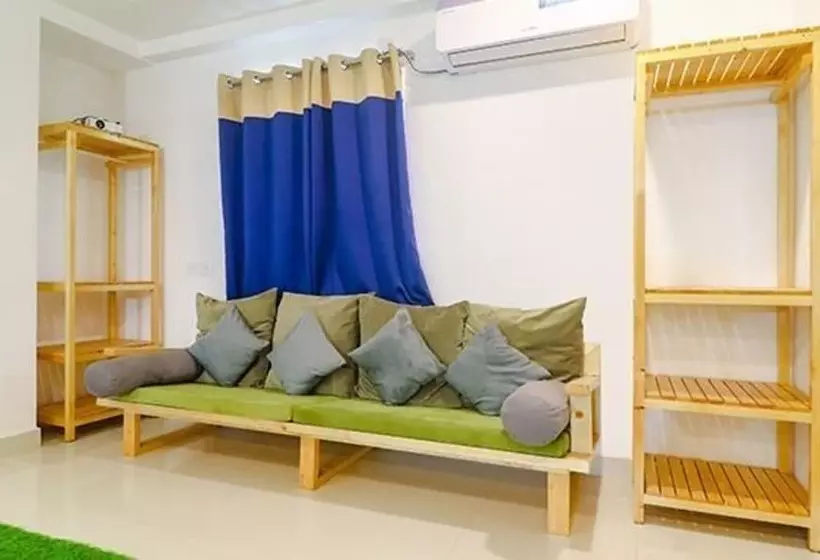 Fabhotel Green Leaf