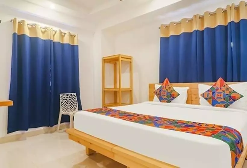 Fabhotel Green Leaf