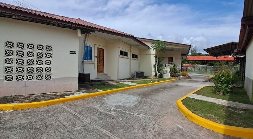 בית מלון כפרי Mi Casa Asi De Grande