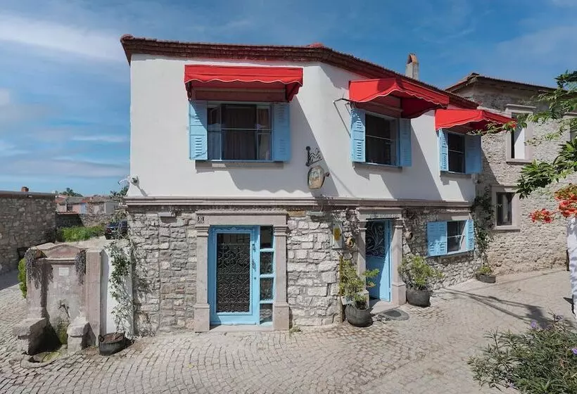 ホテル Tetka Konuk Evi