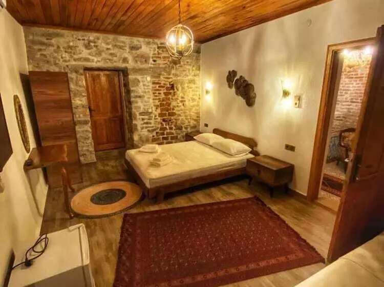 ホテル Tetka Konuk Evi