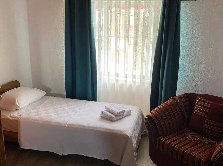 ホテル Tetka Konuk Evi