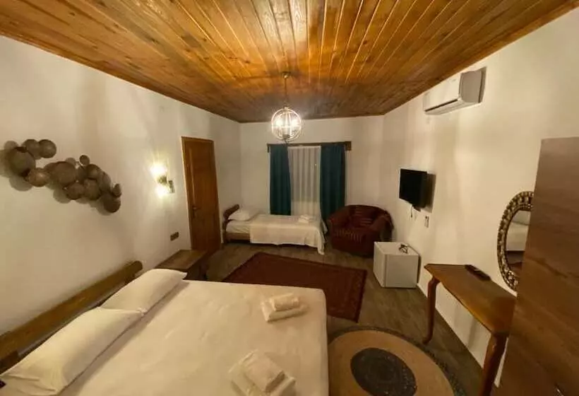 ホテル Tetka Konuk Evi