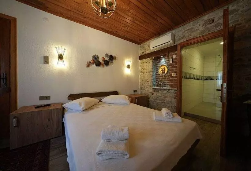 ホテル Tetka Konuk Evi