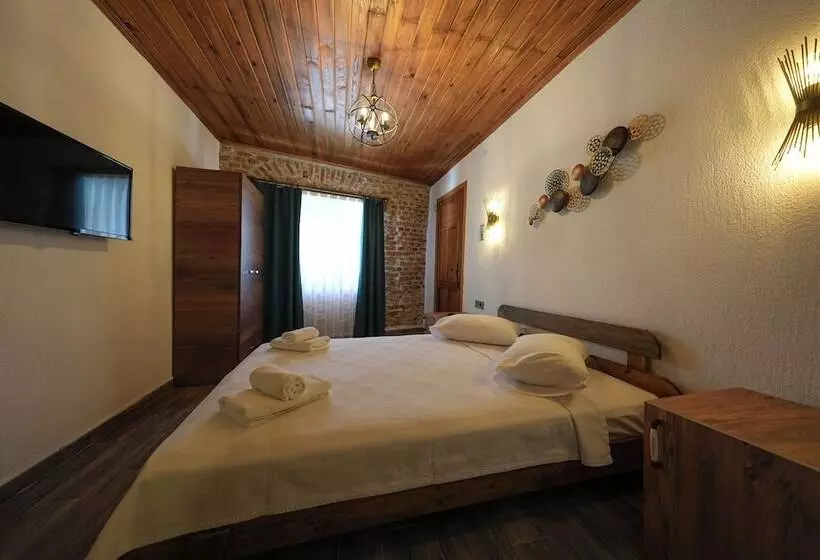 ホテル Tetka Konuk Evi