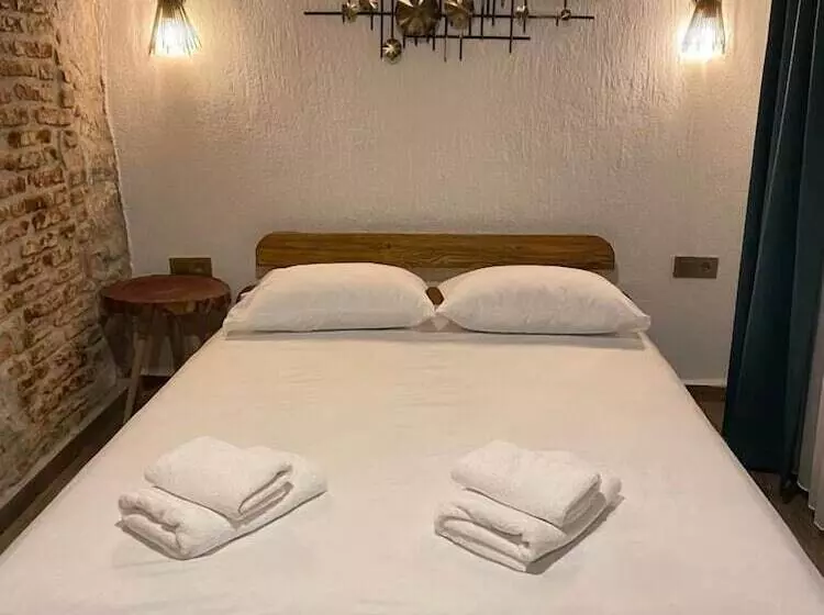 ホテル Tetka Konuk Evi