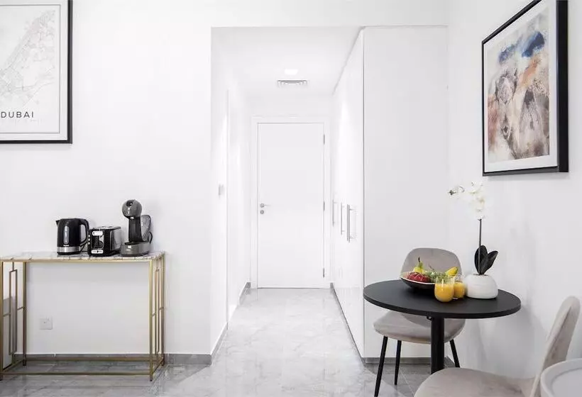 Majatalo Academia Land Jbr