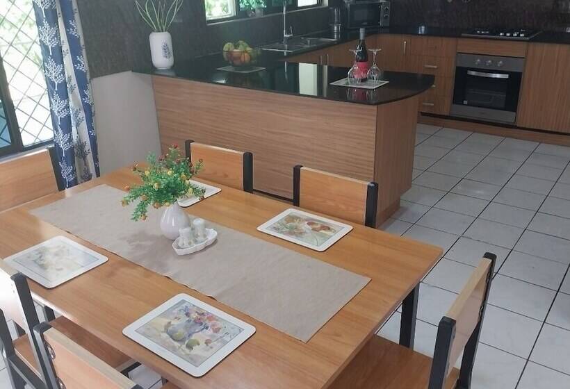 פנסיון Ben S Fiji Private Accommodation Gateway Escape