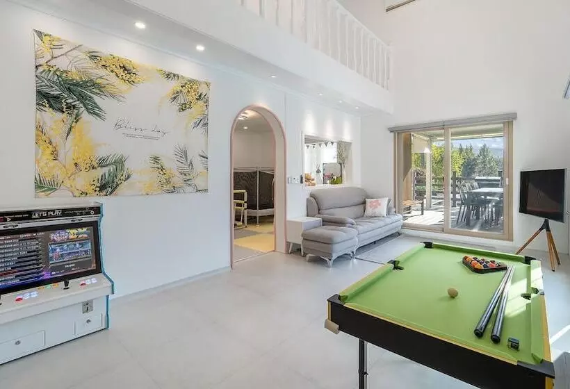 ペンション Gapyeong Jinikidsdogchaepoolvilla