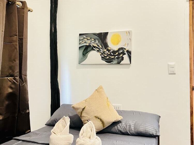 אתר נופש Banlaw Pool & Garden