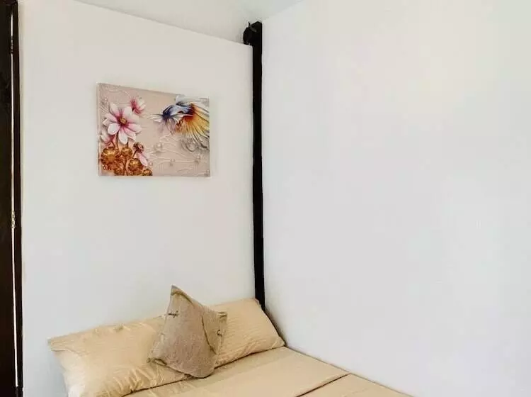 استراحتگاه Banlaw Pool & Garden