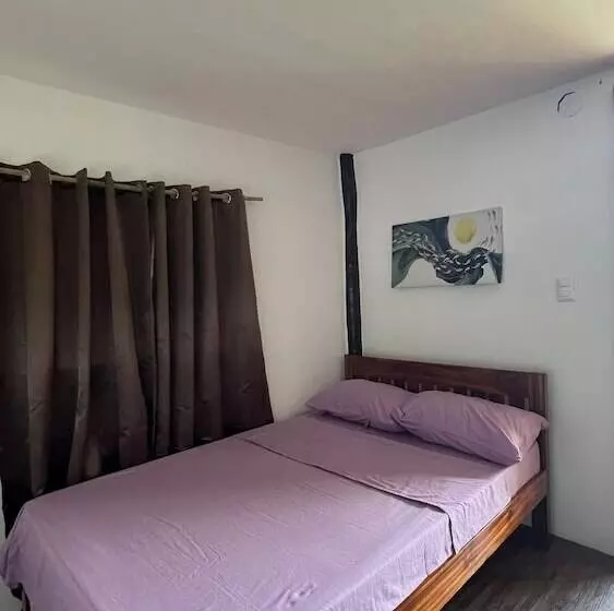 استراحتگاه Banlaw Pool & Garden