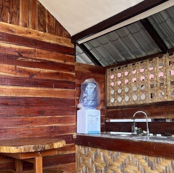 אתר נופש Banlaw Pool & Garden